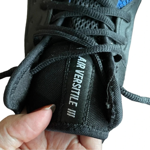 Nike Air • Versatile III Basketball Shoes - Picture 8 of 8